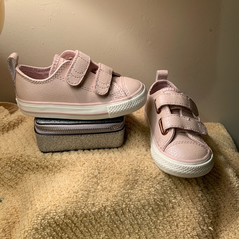 Shoes - Picture 4 of 5